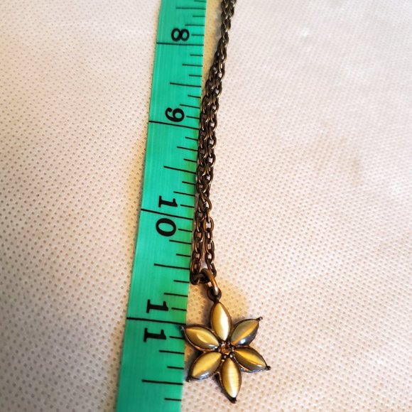 20" Bronze Olive Cat's Eye Flower Pendant Necklace - Picture 4 of 4